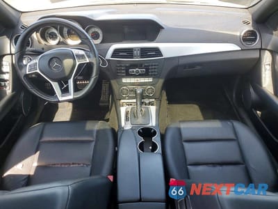 Zdjęcie 8 z 12 samochodu: 2012 MERCEDES-BENZ C 250 VIN:WDDGF4HB3CR214559 - miniatura
