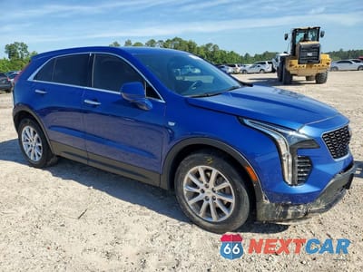 Czwarte zdjęcie samochodu z boku: 2023 CADILLAC XT4 LUXURY VIN:1GYAZAR45PF120237 - miniatura