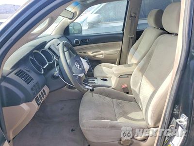 Zdjęcie 7 z 12 samochodu: 2006 TOYOTA TACOMA VIN:3TMKU72N26M009495 - miniatura