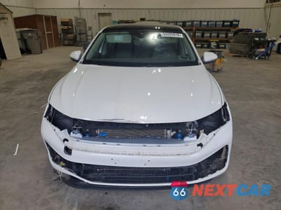 Piąte zdjęcie samochodu w środku: 2024 VOLKSWAGEN JETTA SEL VIN:3VWGM7BU6RM001706 - miniatura