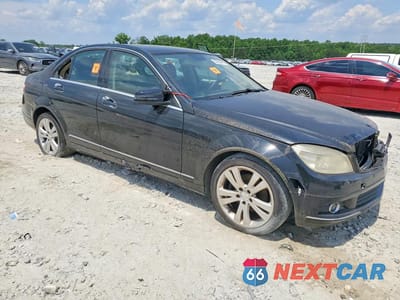 Czwarte zdjęcie samochodu z boku: 2010 MERCEDES-BENZ C 300 VIN:WDDGF5EBXAA404641 - miniatura