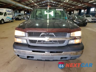 Piąte zdjęcie samochodu w środku: 2005 CHEVROLET SILVERADO K1500 VIN:1GCEK14V15Z234274 - miniatura