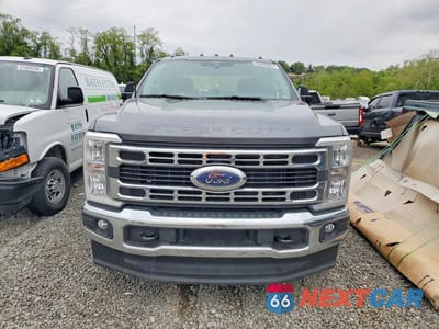 Piąte zdjęcie samochodu w środku: 2026 FORD F350 SUPER DUTY VIN:1FT8W3DT6TEC23495 - miniatura