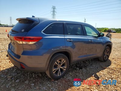 Trzecie zdjęcie samochodu z tyłu: 2017 TOYOTA HIGHLANDER LE PLUS VIN:5TDZZRFH5HS194094 - miniatura