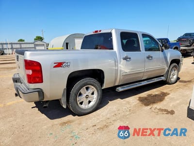 Trzecie zdjęcie samochodu z tyłu: 2011 CHEVROLET SILVERADO K1500 LT VIN:3GCPKSE30BG287118 - miniatura