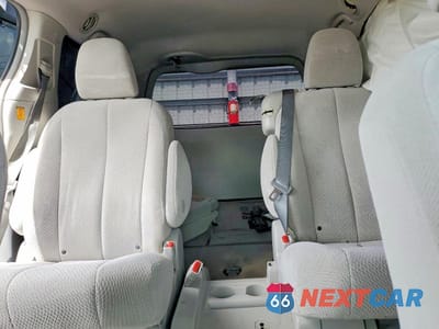 Zdjęcie 10 z 13 samochodu: 2013 TOYOTA SIENNA LE VIN:5TDKK3DC1DS378386 - miniatura