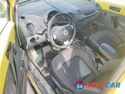 Zdjęcie 8 z 12 samochodu: 2000 VOLKSWAGEN NEW BEETLE GLS VIN:3VWCA21C8YM437717 - miniatura