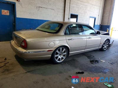 Trzecie zdjęcie samochodu z tyłu: 2004 JAGUAR XJ8 VIN:SAJWA71C74SG29780 - miniatura