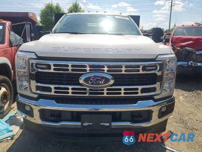 Piąte zdjęcie samochodu w środku: 2024 FORD F350 SUPER DUTY VIN:1FDRF3HN2RDA33459 - miniatura