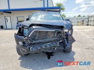 Piąte zdjęcie samochodu w środku: 2022 TOYOTA TACOMA SR5 V6 VIN:3TMAZ5CN2NM162814 - miniatura