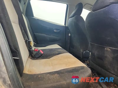 Zdjęcie 10 z 12 samochodu: 2013 TOYOTA YARIS 5-DOOR L VIN:JTDKTUD35DD549073 - miniatura