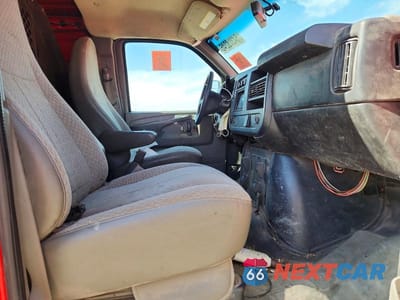Zdjęcie 11 z 13 samochodu: 2015 GMC SAVANA G2500 VIN:1GTW7FCFXF1279517 - miniatura