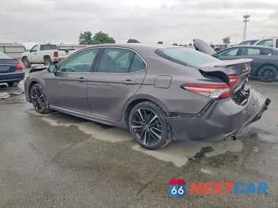 Drugie zdjęcie samochodu z przodu: 2018 TOYOTA CAMRY XSE VIN:4T1B61HK8JU035569 - miniatura