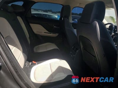 Zdjęcie 11 z 13 samochodu: 2018 JAGUAR F-PACE R - SPORT VIN:SADCL2FX5JA290904 - miniatura