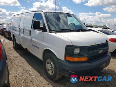Czwarte zdjęcie samochodu z boku: 2014 CHEVROLET EXPRESS 2500 VIN:1GCWGGCA1E1149747 - miniatura