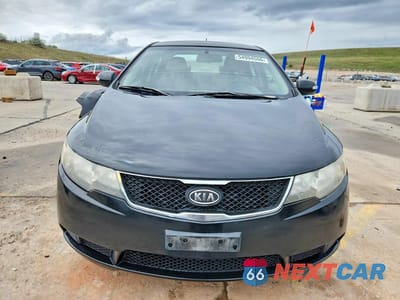 Piąte zdjęcie samochodu w środku: 2010 KIA FORTE EX VIN:KNAFU4A2XA5063954 - miniatura