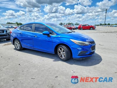 Czwarte zdjęcie samochodu z boku: 2016 CHEVROLET CRUZE LT VIN:1G1BE5SM5G7246639 - miniatura