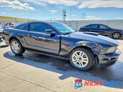Czwarte zdjęcie samochodu z boku: 2008 FORD MUSTANG GT VIN:1ZVHT82H285163109 - miniatura