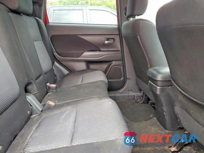 Zdjęcie 11 z 13 samochodu: 2018 MITSUBISHI OUTLANDER SE VIN:JA4AZ3A30JZ044527 - miniatura