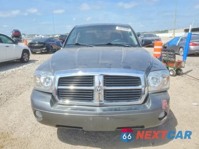 Piąte zdjęcie samochodu w środku: 2006 DODGE DAKOTA QUAD SLT VIN:1D7HE48N26S529559 - miniatura