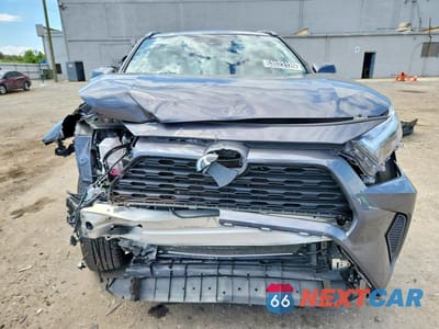 Piąte zdjęcie samochodu w środku: 2025 TOYOTA RAV4 XLE VIN:2T3P1RFV8SC513841 - miniatura