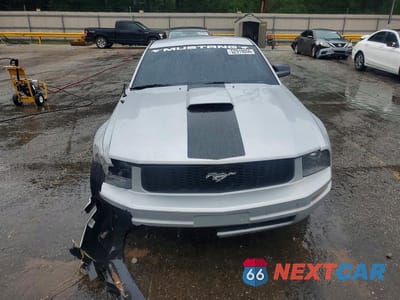 Piąte zdjęcie samochodu w środku: 2007 FORD MUSTANG VIN:1ZVFT80N475238925 - miniatura
