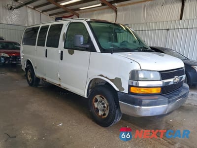 Czwarte zdjęcie samochodu z boku: 2010 CHEVROLET EXPRESS G2500 LT VIN:1GBZGRDG3A1105954 - miniatura