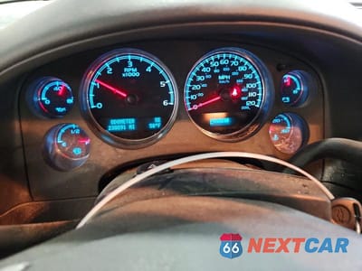 Zdjęcie 9 z 14 samochodu: 2012 CHEVROLET SUBURBAN K1500 LT VIN:1GNSKJE76CR173219 - miniatura