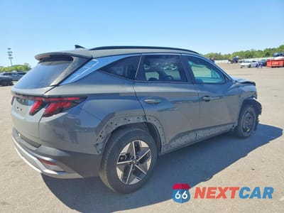 Trzecie zdjęcie samochodu z tyłu: 2025 HYUNDAI TUCSON SEL VIN:5NMJB3DE7SH493653 - miniatura