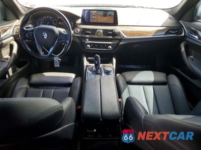 Zdjęcie 8 z 12 samochodu: 2019 BMW 530E VIN:WBAJA9C57KB254371 - miniatura