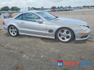 Czwarte zdjęcie samochodu z boku: 2004 MERCEDES-BENZ SL 500 VIN:WDBSK75F04F065151 - miniatura