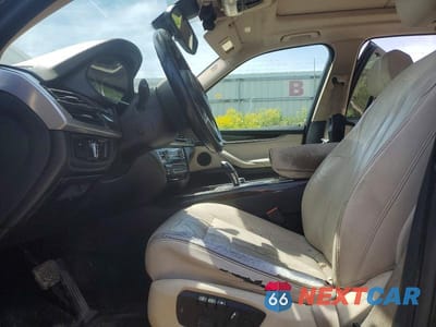 Zdjęcie 7 z 13 samochodu: 2014 BMW X5 SDRIVE35I VIN:5UXKR2C54E0C00177 - miniatura