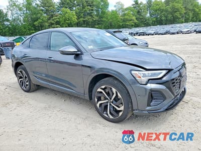 Czwarte zdjęcie samochodu z boku: 2024 AUDI Q8 E-TRON SPORTBACK PREMIUM PLUS VIN:WA1CABGE3RB036106 - miniatura