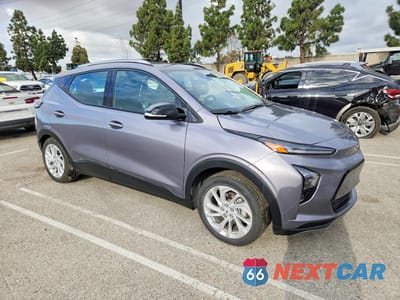 Czwarte zdjęcie samochodu z boku: 2023 CHEVROLET BOLT EUV LT VIN:1G1FY6S09P4147626 - miniatura