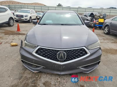 Piąte zdjęcie samochodu w środku: 2018 ACURA TLX VIN:19UUB1F34JA011440 - miniatura