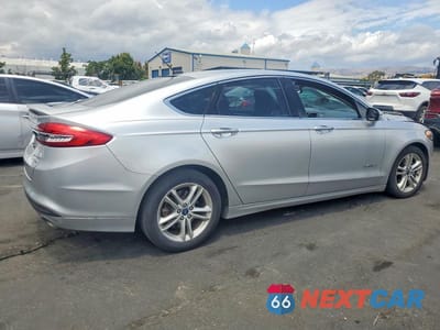 Trzecie zdjęcie samochodu z tyłu: 2017 FORD FUSION VIN:3FA6P0RU0HR357417 - miniatura