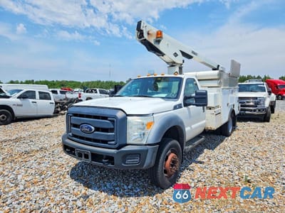 Drugie zdjęcie samochodu z przodu: 2013 FORD F450 SUPE - BUCKET TRUCK VIN:1FDUF4GY9DEA69826 - miniatura
