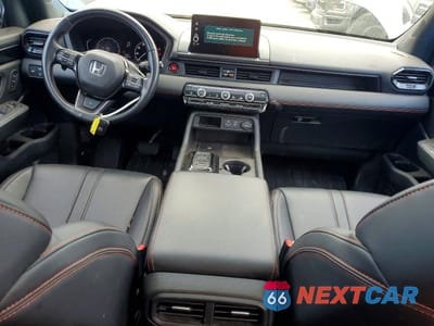 Zdjęcie 8 z 13 samochodu: 2025 HONDA PILOT TRAILSPORT VIN:5FNYG1H60SB043707 - miniatura