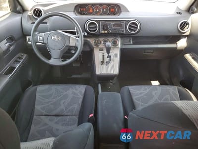 Zdjęcie 8 z 12 samochodu: 2013 TOYOTA SCION XB VIN:JTLZE4FE7DJ036405 - miniatura