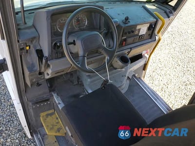 Zdjęcie 8 z 12 samochodu: 2014 ISUZU REACH NPR STEP VAN ** R & D * CLN TITLE * PRI FLEET ** VIN:JALB4T172E7W00428 - miniatura