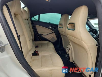 Zdjęcie 10 z 12 samochodu: 2018 MERCEDES-BENZ CLA 250 VIN:WDDSJ4EB1JN602360 - miniatura
