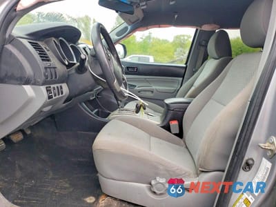 Zdjęcie 7 z 12 samochodu: 2014 TOYOTA TACOMA V6 VIN:3TMMU4FN5EM070811 - miniatura