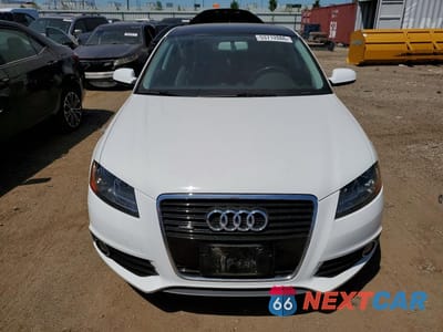 Piąte zdjęcie samochodu w środku: 2011 AUDI A3 PREMIUM VIN:WAUDFAFM6BA055806 - miniatura