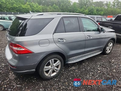 Trzecie zdjęcie samochodu z tyłu: 2013 MERCEDES-BENZ ML 350 4MATIC VIN:4JGDA5HB4DA248524 - miniatura