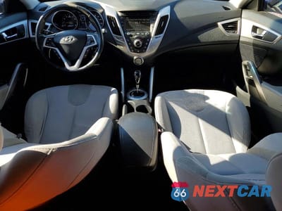 Zdjęcie 8 z 12 samochodu: 2012 HYUNDAI VELOSTER BASE VIN:KMHTC6AD8CU065552 - miniatura