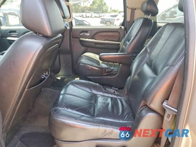 Zdjęcie 11 z 13 samochodu: 2007 GMC YUKON XL DENALI VIN:1GKFK66877J180641 - miniatura