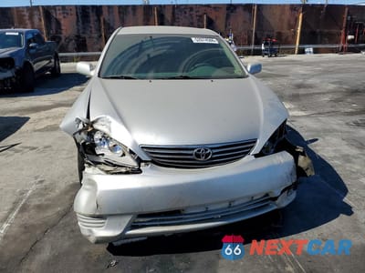 Piąte zdjęcie samochodu w środku: 2005 TOYOTA CAMRY LE VIN:4T1BE32K55U595692 - miniatura