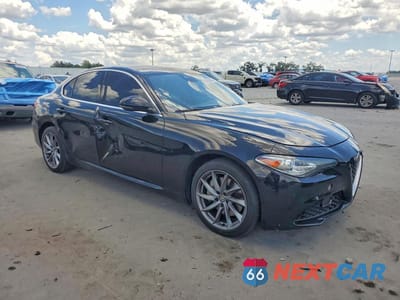 Czwarte zdjęcie samochodu z boku: 2018 ALFA ROMEO GIULIA TI Q4 VIN:ZARFAEEN9J7563779 - miniatura