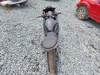 Zdjęcie 6 z 9 samochodu: 2012 KAWASAKI EX650 EC VIN:JKAEXEE19CDA05143 - miniatura