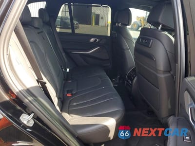 Zdjęcie 10 z 13 samochodu: 2020 BMW X5 M50I VIN:5UXJU4C02L9C22634 - miniatura